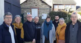 actu cin&eacute;ma  quatre membres du bureau (à gauche) accompagnés de quatre nouveaux bénévoles. 