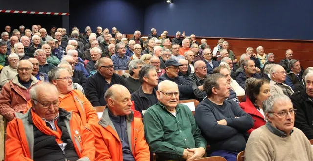 photo  les adhérents de l’aplav sont particulièrement remontés contre le décret limitant la pêche du maquereau.  &copy;  ouest-france 