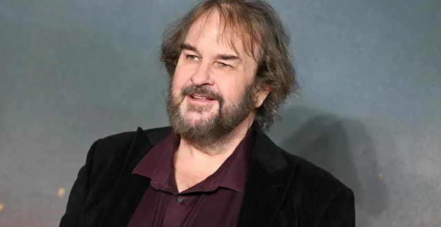 photo  sir peter jackson lors de l’avant-première à londres de «the lord of the rings : the war of the rohirrim» en décembre 2024.  &copy;  jeff spicer / getty images europe / getty images via afp 