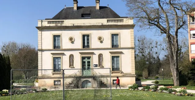 photo  l’ex maison des dentelles est située dans le parc de la noé, à argentan.  &copy;  archives ouest-france 