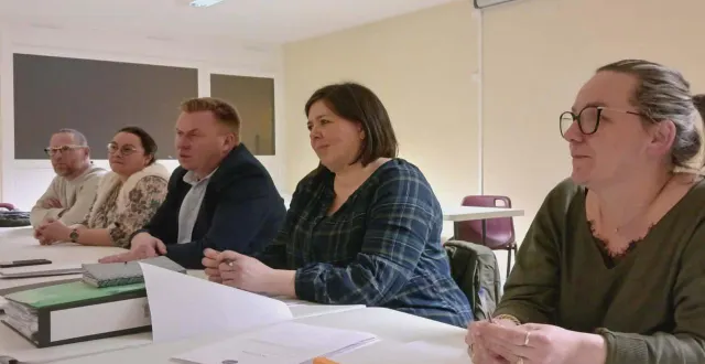 photo  de gauche à droite : jean-marie et marie-laure lormois, ludovic guilmain, daphné hugot rougé et cécilia morin.  &copy;  ouest-france 