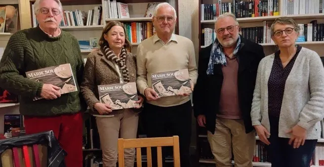 photo  de gauche à droite : yves, anne et pierre spiesser, dominique drouet et michèle germain, de la librairie parchemins.  &copy;  co 