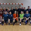 photo  les équipes seniors de brette-les-pins et du breil, qui ont démarré le tournoi de futsal dès le vendredi soir. 