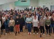photo  300 choristes en répétition à la salle aragon le 1er mars. 