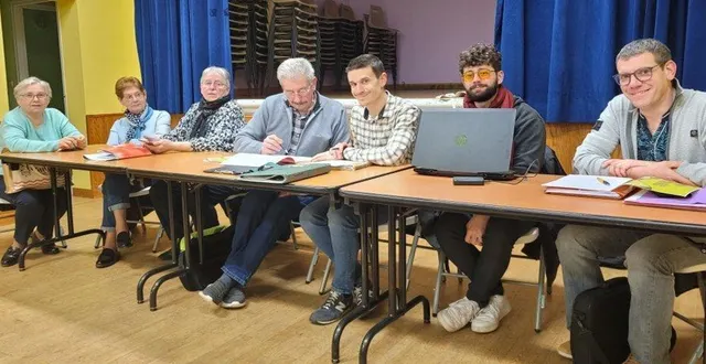 photo  une réunion a été organisée pour peaufiner la 49e édition de la fête des pissenlits.  &copy;  le maine libre 