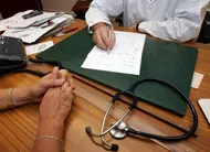 photo  dans les mauges (maine-et-loire), montrevault-sur-èvre, commune la plus centrale, la plus isolée et la plus vieillissante, est la moins bien fournie en professionnels de santé, avec trois généralistes pour 10 000 habitants en 2022. 