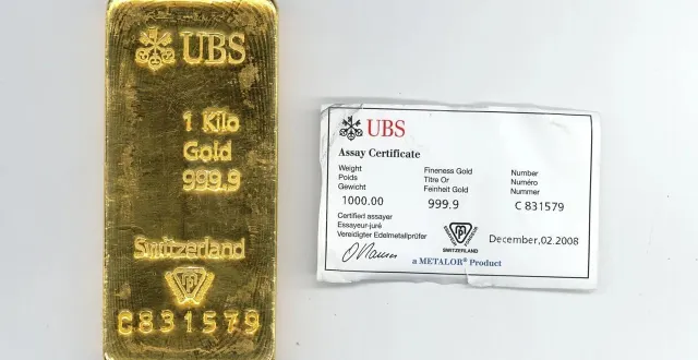 photo  les neuf lingots d’or de la vente de la maison chauviré-courant à angers (maine-et-loire) sont partis pour plus de 118 000 € chacun.  &copy;  maison de ventes chauviré-courant 