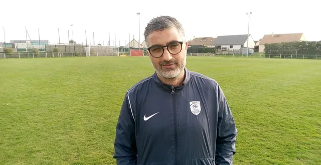 photo  ali mokdad peut avoir le sourire. alors qu’il reste six matches, ses joueurs du sablé fc sont seuls leaders, à la veille de recevoir, les favoris et dauphins du mans fc, ce vendredi 6 mars 2026.  &copy;  ouest-france 
