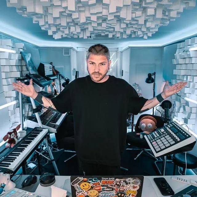 photo le dj mosimann clôturera la soirée du samedi lors des 24 heures du mans 2026.  ©  vercelloni samuel