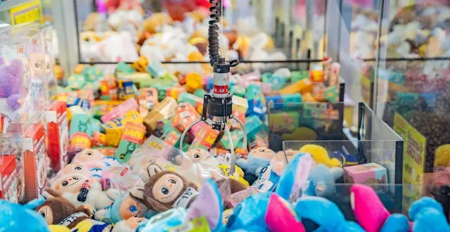 photo  c’est la deuxième fois en l’espace de quelques semaines qu’un jeune garçon américain réussissait à s’introduire dans une machine à pinces.  &copy;  archives albin bonnard / hans lucas via afp 