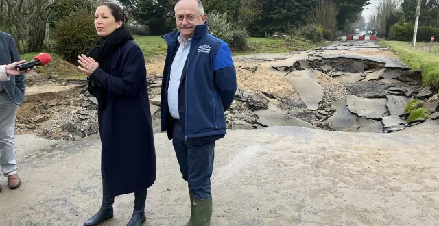photo  ce vendredi 6 mars, florence dabin, présidente du département, et son vice-président gilles piton se sont rendus route des bas à juigné-sur-loire, coupée depuis les récentes inondations.  &copy;  co 