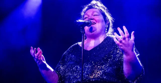 photo  suivie par plus de 200 000 personnes sur instagram, mathilde, artiste anarcha-féministe, sera à la crèche, dimanche 8 mars 2026.  &copy;  art of joy 