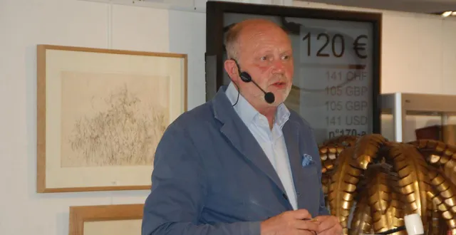 photo  me james fattori organise une vente aux enchères, samedi 7 mars, au haras du bois roussel.  &copy;  archives ouest-france 