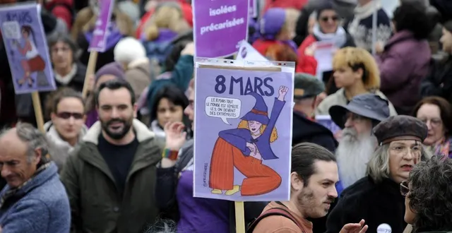 photo  des organisations féministes et syndicales appellent à la mobilisation pour la journée internationale des droits des femmes.  &copy;  christophe bernard 