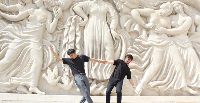 photo  le duo d’alençon avec des gens armés a sorti son premier clip.  &copy;  noémie fourmeau 