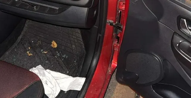 photo  après avoir brisé la vitre du véhicule, le voleur a dérobé un ordinateur portable.  &copy;  photo remise 