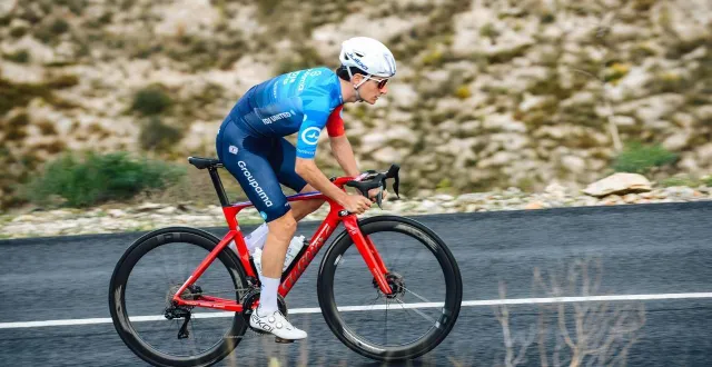 photo  ewen costiou réussira-t-il à succéder à kévin vauquelin au palmarès du région pays de la loire tour.  &copy;  groupama-fdj 