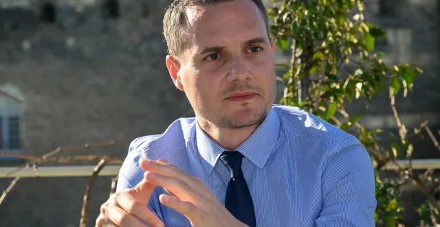 photo  angers, mardi 3 mars 2026. « nous voulons montrer qu’on peut arrêter d’être dans des jeux d’appareils politiques », explique valentin rambault, à la tête de la liste angers 2026.  &copy;  co - laurent combet 