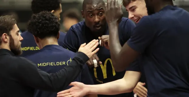 photo  luc louves est l’un des leaders du groupe niortais, notamment en dehors du terrain, où il n’hésite pas à donner de la voix.  &copy;  co - benoit felace 