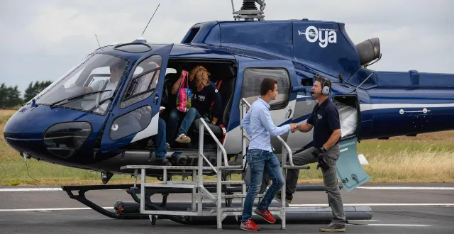 photo  la compagnie oya hélicoptère assure les liaisons entre l’île et le continent.  &copy;  ouest france 
