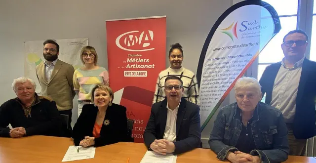 photo  mardi, la chambre des métiers et la communauté de communes sud sarthe ont renouvelé leur convention de partenariat.  &copy;  cdc sud sarthe 