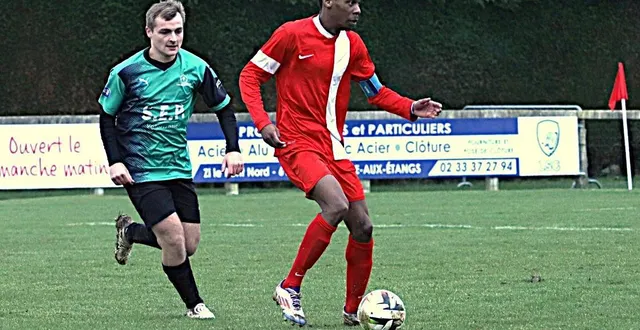 photo  capitaine des léopards, peu après son arrivée, jeremi kimmakon (maillot rouge), a de nouveau pris du galon en endossant le paletot d’entraîneur à l’intersaison.  &copy;  ouest-france 
