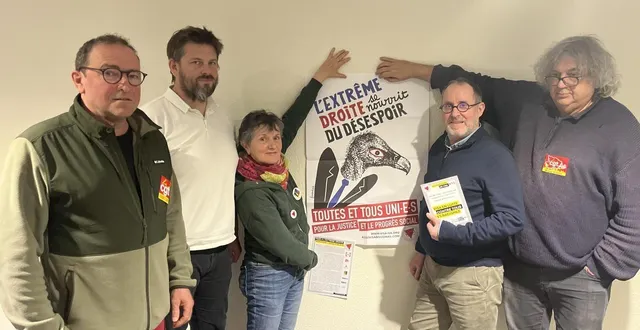 photo  angers, bureau du travail, mardi 3 mars 2026. les membres de visa 49, tracts et affiche en mains.  &copy;  co 