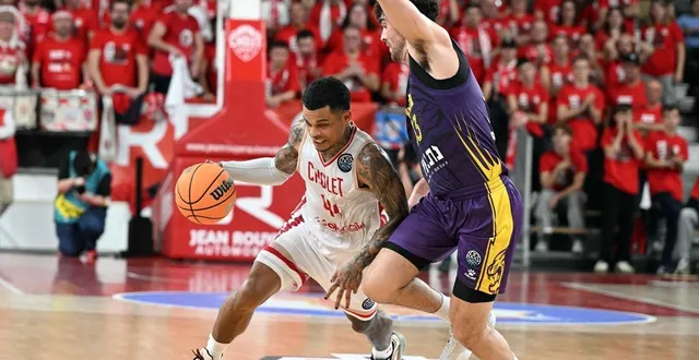 photo  tj campbell vise une cinquième qualification de suite en playoffs avec cholet basket.  &copy;  jérôme fouquet/ouest-france 