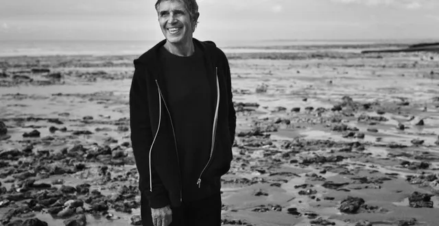 photo  julien clerc fait partie du paysage de la chanson française depuis plus de cinquante-cinq ans.  &copy;  anton corbijn 