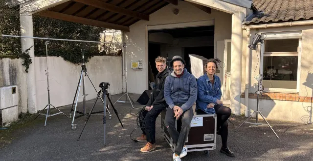photo  florentin guesdon (concepteur et scénographe), jean-marc besenval (réalisateur et scénariste), zoé jarry (production et diffusion)  &copy;  . ouest-france 