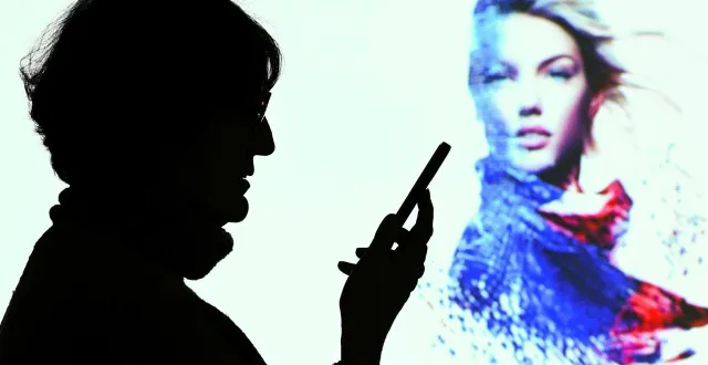 photo  illustration d’un utilisateur d’ia dialoguant avec un agent conversationnel.  &copy;  guillaume saligot, archives ouest-france 