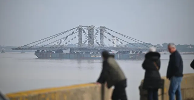 photo  l’arrivée du pont anne-de-bretagne à saint-nazaire, ce samedi 7 mars.  &copy;  franck dubray/ouest-france 