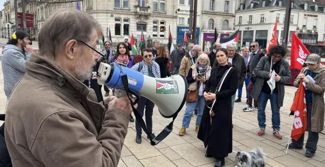 photo  réunis ce samedi après-midi au mans, une cinquantaine de manifestants ont dénoncé l’attaque sur l’iran.  &copy;  ouest-france. 