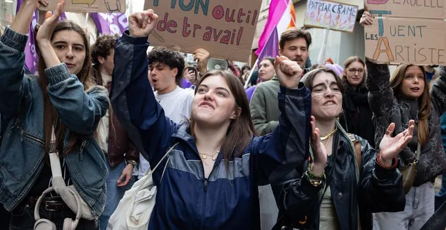 photo  la manifestation féministe a rassemblé plus d’un millier de personnes dans les rues du centre-ville à angers ce samedi 7 mars 2026.  &copy;  photo co - régine lemarchand 