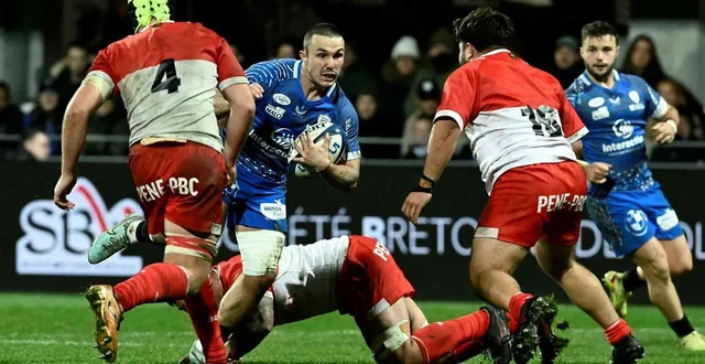 photo  jean cotarmanac’h et le rc vannes face à biarritz, le 12 décembre 2025.  &copy;  archivbes thierry creux / ouest-france 