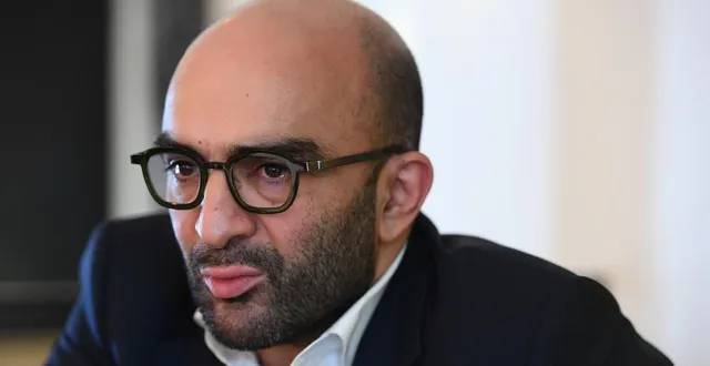 photo  angers, jeudi 26 février 2026. « le stress du découvert bancaire arrive très tôt dans le mois pour de nombreux angevins », constate arash saeidi (lfi), tête de la liste angers populaire.  &copy;  co - josselin clair 