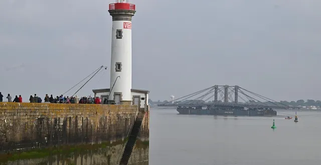photo  le cargo transportant le tablier du pont anne-de-bretagne arrive à saint-nazaire (loire-atlantique), le 7 mars 2026.  &copy;  ouest-france/franck dubray 