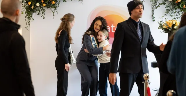 photo  originaire de tahiti, hinaupoko devèze, miss france 2026, a pris le temps de rencontrer les angevins.  &copy;  co - régine lemarchand 