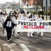 photo entre l’église saint-martin et l’immeuble où vivait le père de l’enfant, la marche blanche a rendu hommage à la petite méïliana, ce samedi 7 mars 2026, au mans (sarthe).
