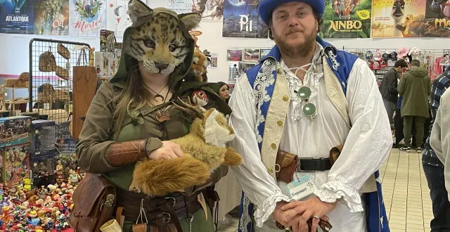 photo  eferia et richard gold, au salon du manga et du fantastique de bellou-en-houlme (orne).  &copy;  ouest-france 