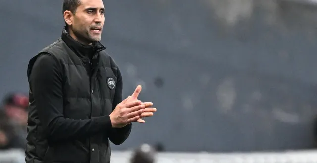 photo  ahmed kantari a eu beau encouragé ses protégés, rien n’y a fait, son équipe s’est de nouveau inclinée face au voisin angevin.  &copy;  photo afp 