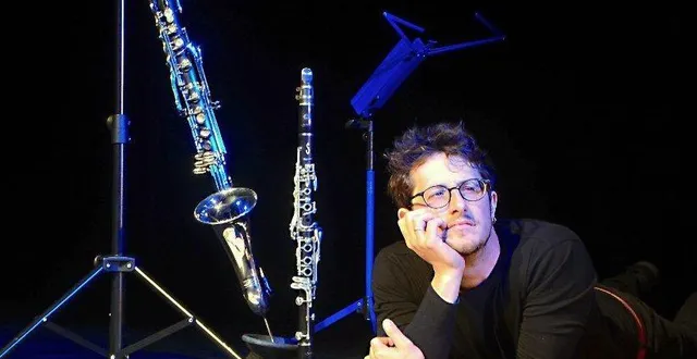 photo  dans ce théâtre musical, une épopée musicale entre doutes, élans et recommencements.  &copy;  ©roland gigoi 