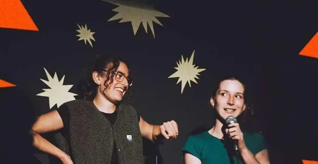 photo  anne-claire et capucine, fondatrices du bagarre comedy.  &copy;  @coesamuse_/ chloé andré 