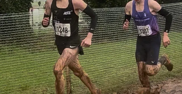 photo  youenn thétiot (ici avec le dossard 1248) vise un podium ce week-end à carhaix.  &copy;  archives le maine libre 