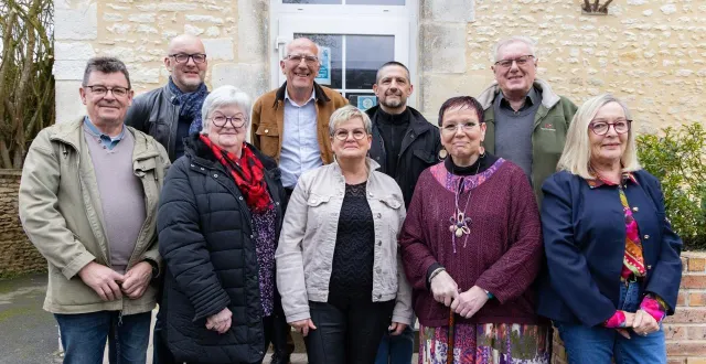 photo  de gauche à droite. au premier rang : olivier delange, isabelle moiteaux, marie-claire vivier, françoise cahu et raymonde rayer. au deuxième rang : david leguyader, hubert saillet jonquet, stéphane orsolle et françois duchemin.  &copy;  fournie par la liste 