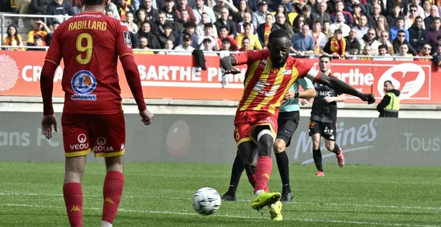 photo  le but du capitaine du mans fc, edwin quarshie, lors de la victoire 3-0 contre annecy lors de la 26e journée de ligue 2.  &copy;  marc ollivier/ouest-france 