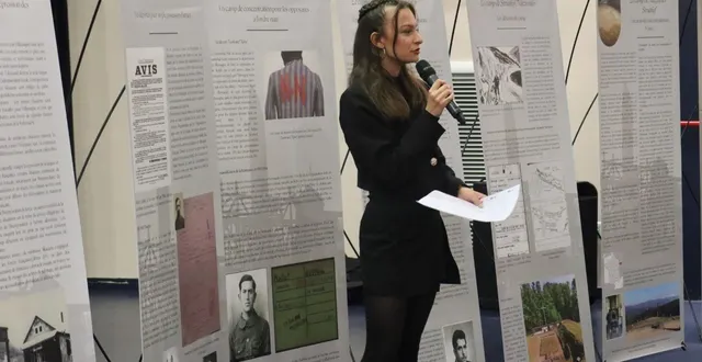 photo  une élève du lycée mezeray-gabriel d’argentan lors d’un vernissage d’une exposition, vendredi 6 mars 2026.  &copy;  ouest-france 