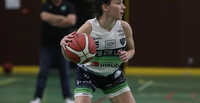 photo  amélie pavé.  &copy;  archives jean-françois quinebeche 