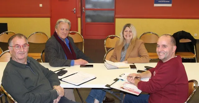photo  alain etourmy, gilles rousselet cavelier d’esclavelles, audrey chaignon et didier peltier.  &copy;  le maine libre 