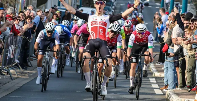 photo  dorian perleaux s’impose au sprint à parigné-l’évêque ce dimanche.  &copy;  le maine libre 